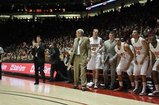 Lobo Bench
