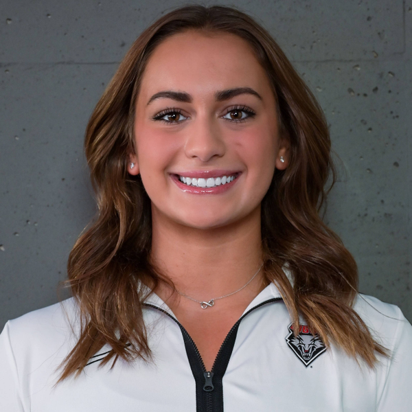 Daniela Medina - Women's Swimming and Diving - University of New Mexico Lobos Athletics