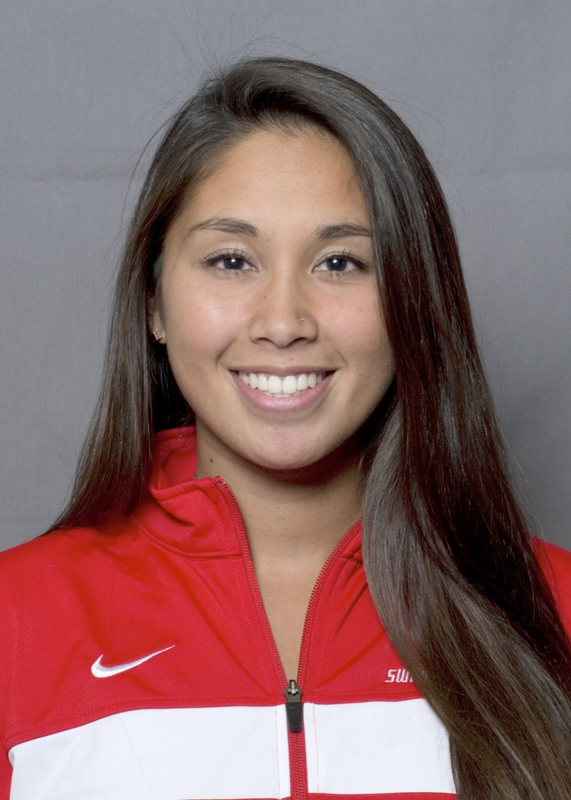 Amber Amr - Women's Swimming and Diving - University of New Mexico Lobos Athletics