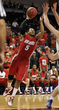 New Mexico's Dairese Gary goes up for the shot against Northern Iowa.