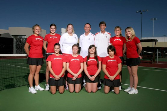 2009-10 Women's tennis team with assistant coach Michelle Heidbrink, head coach Roy Canada and volunteer coach Gui Dupont.