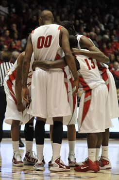 Lobo Huddle